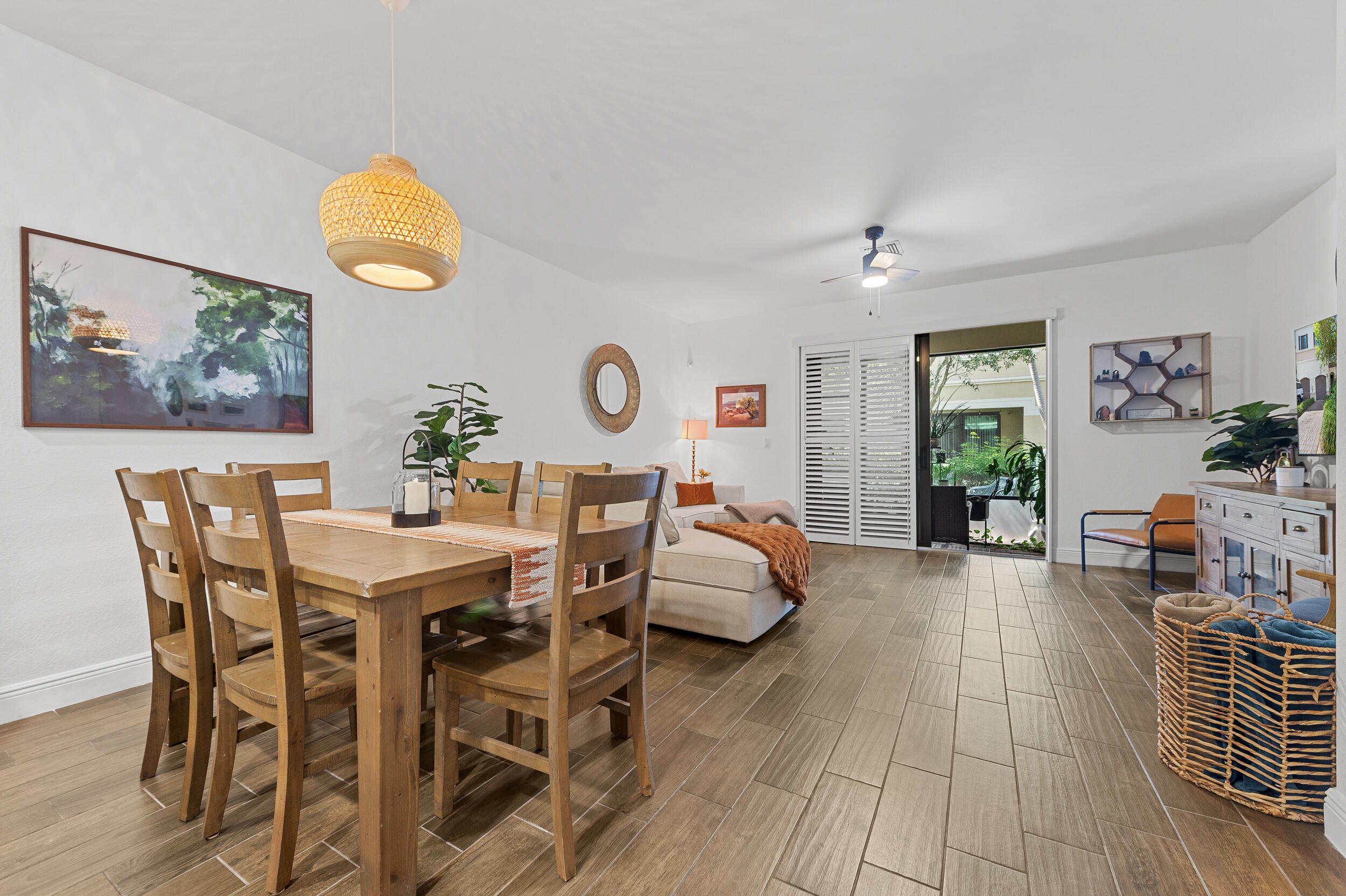 4222 N Dixie Highway 82