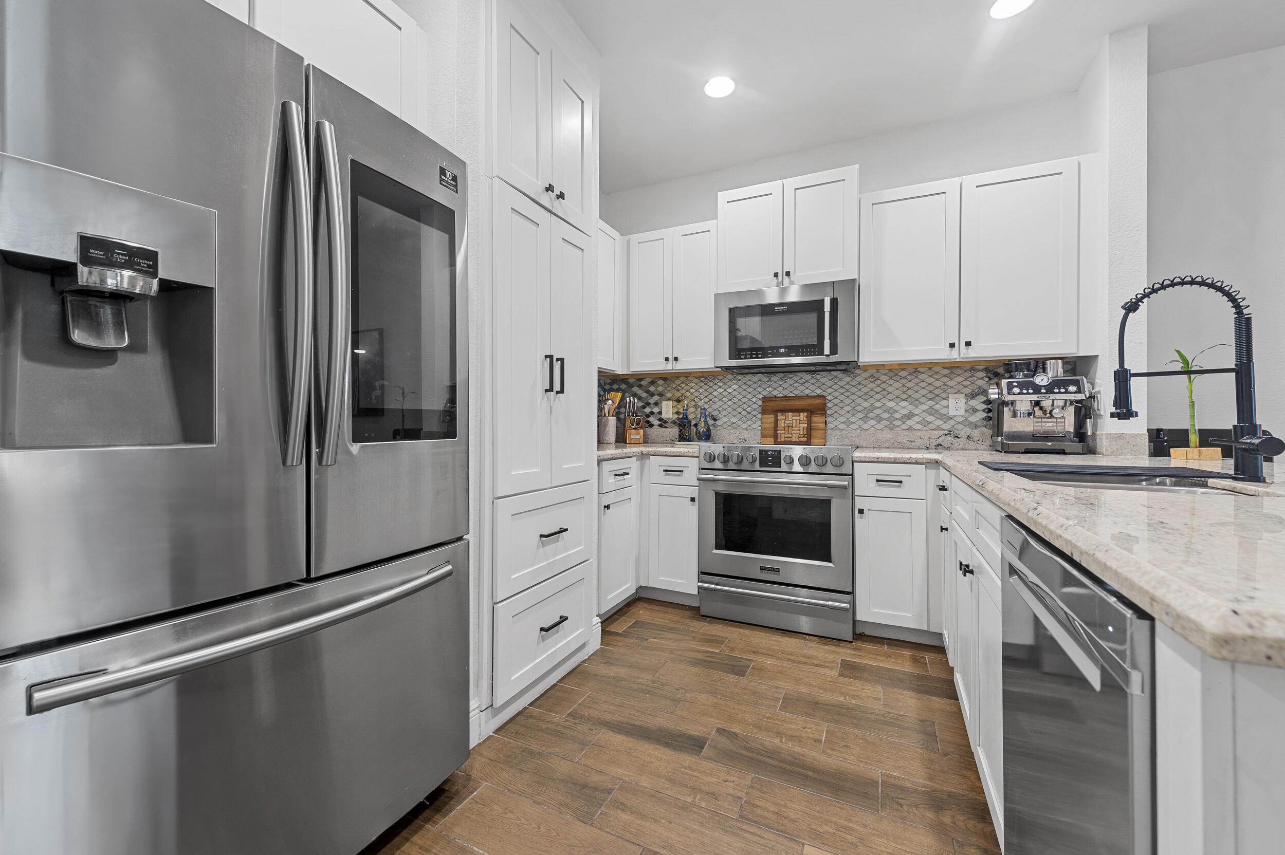 4222 N Dixie Highway 82