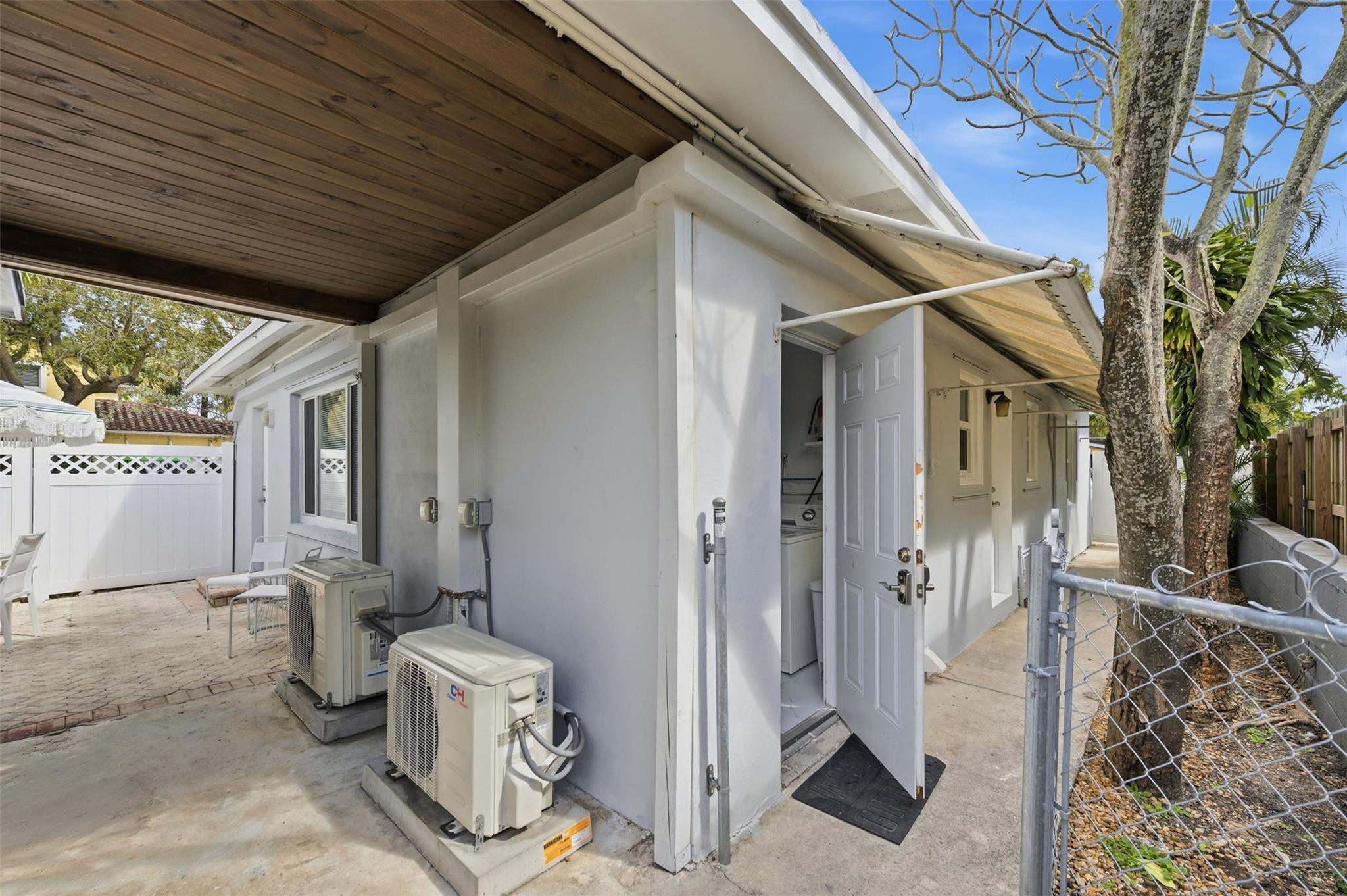 1614 NE 7th Street