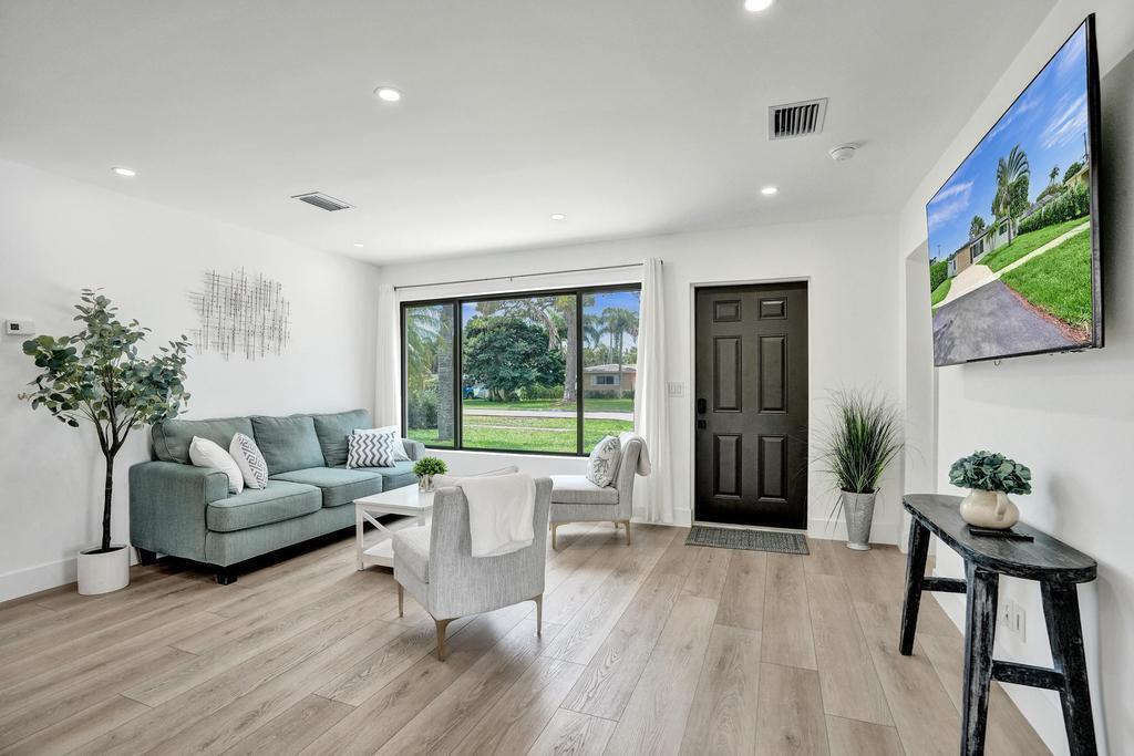 1001 SE 13th Court