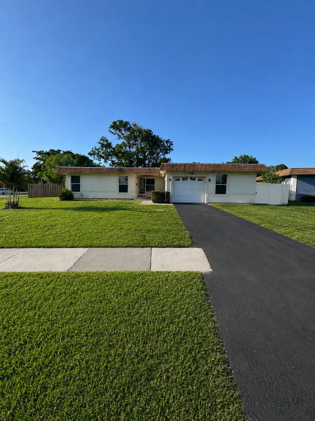 7816 NW 70th Terrace