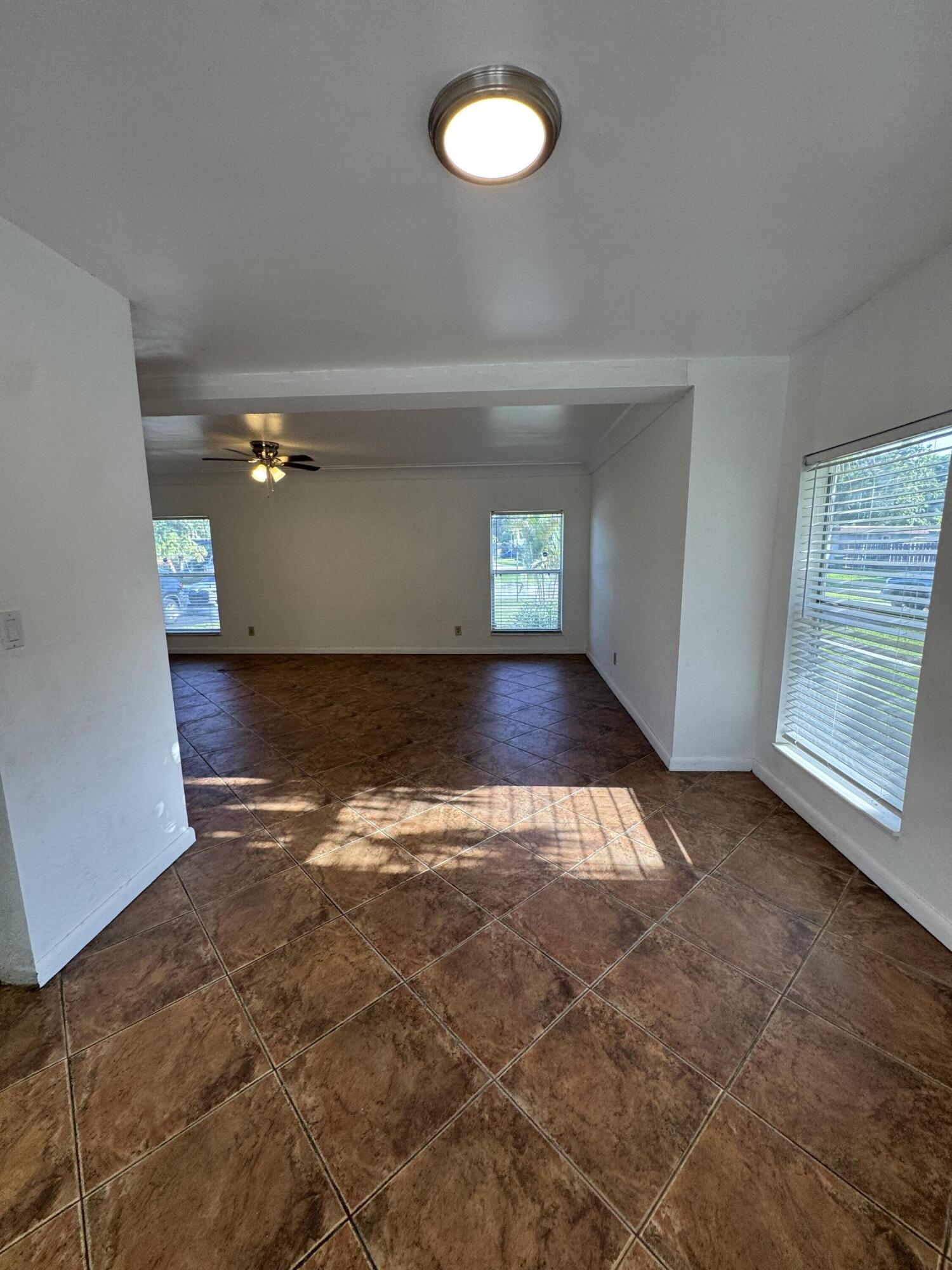 7816 NW 70th Terrace