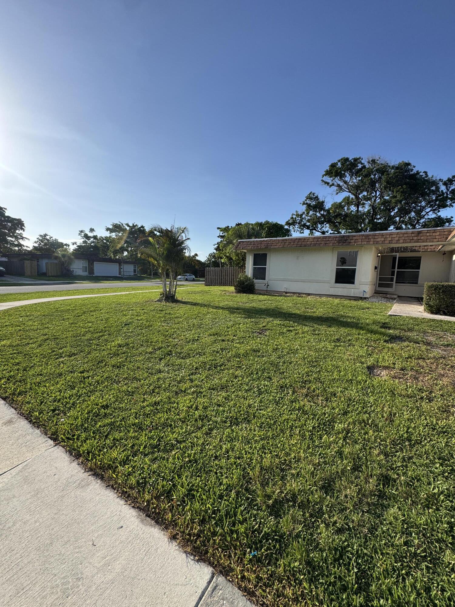 7816 NW 70th Terrace