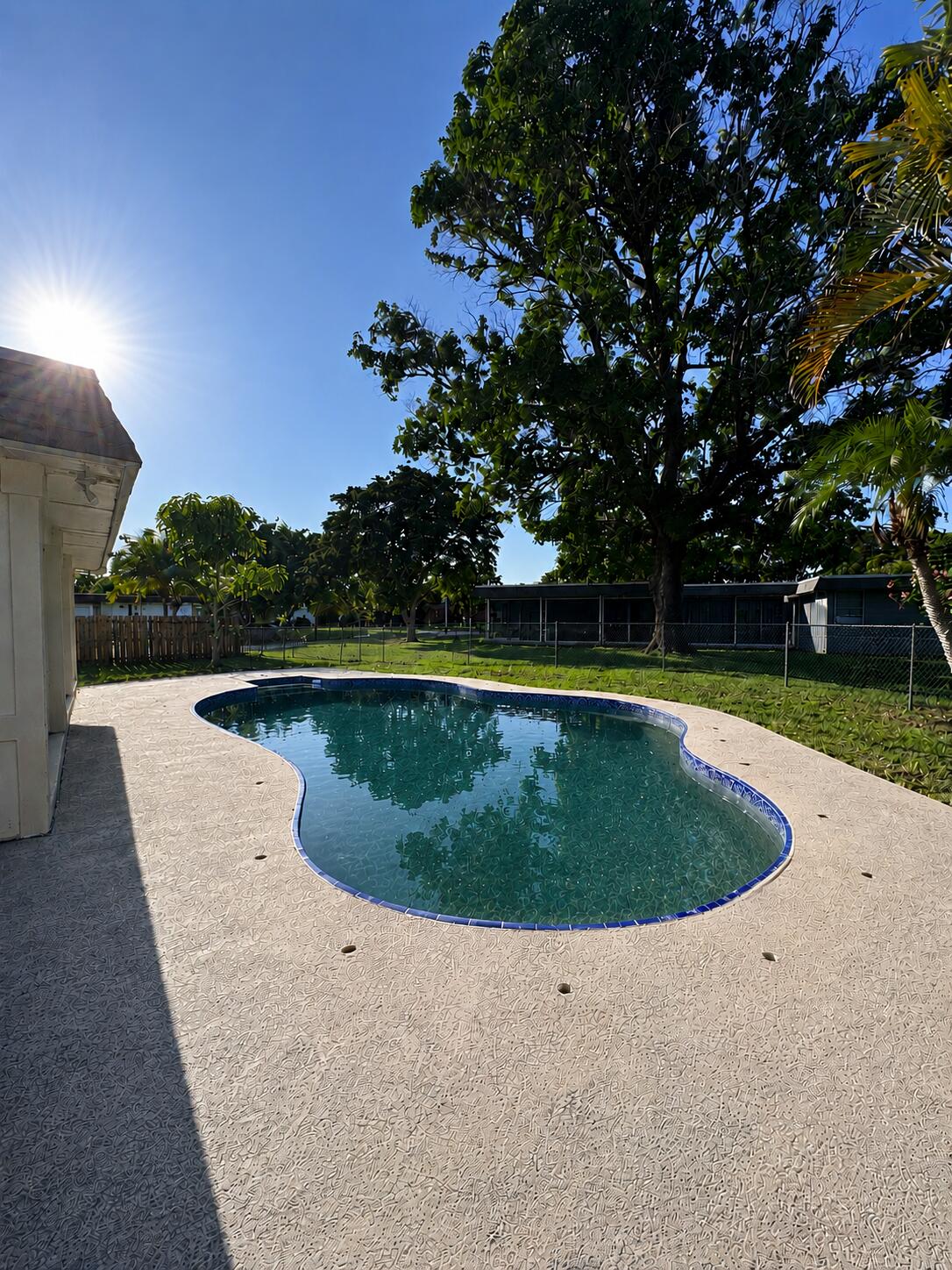 7816 NW 70th Terrace