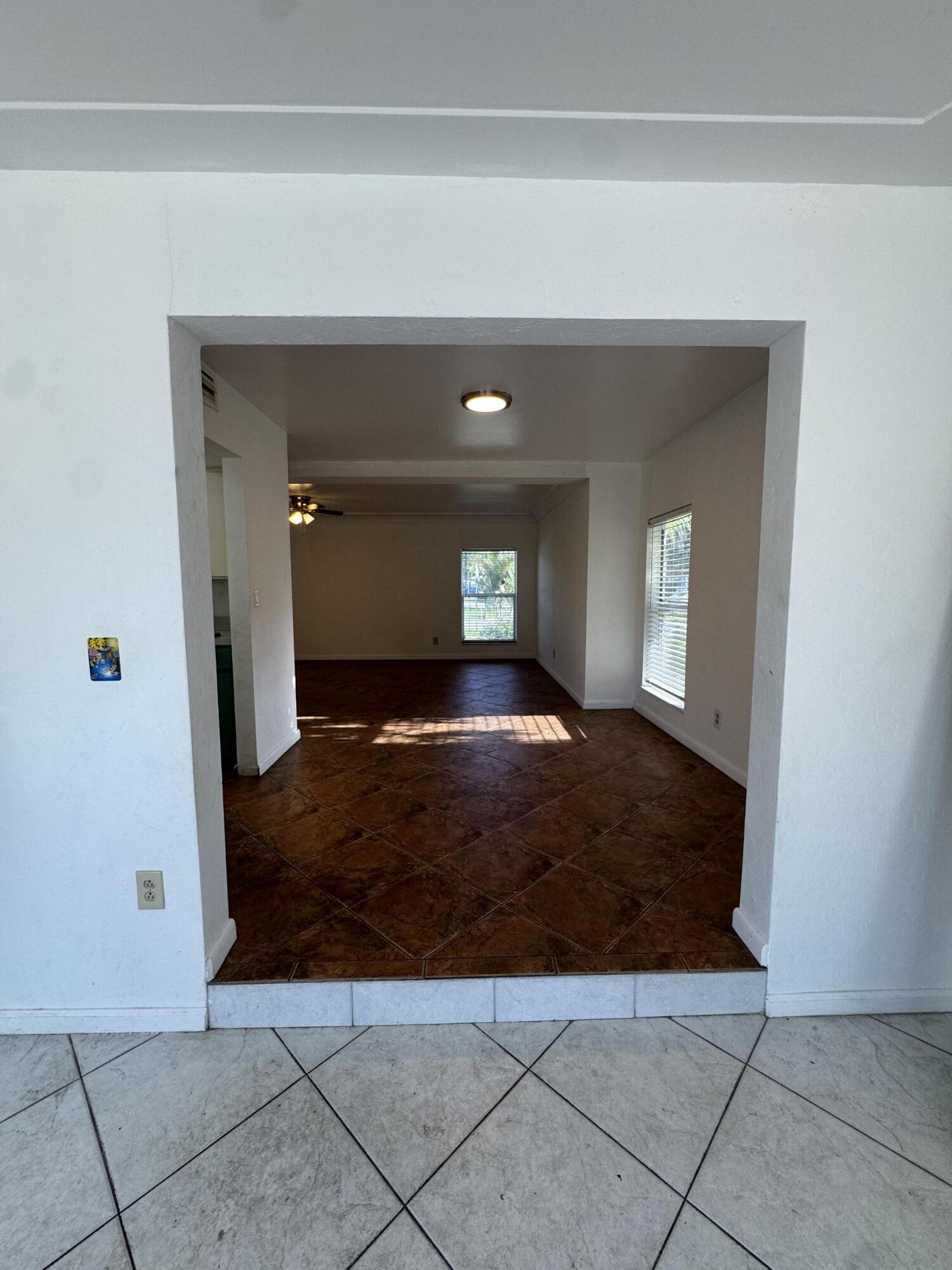 7816 NW 70th Terrace