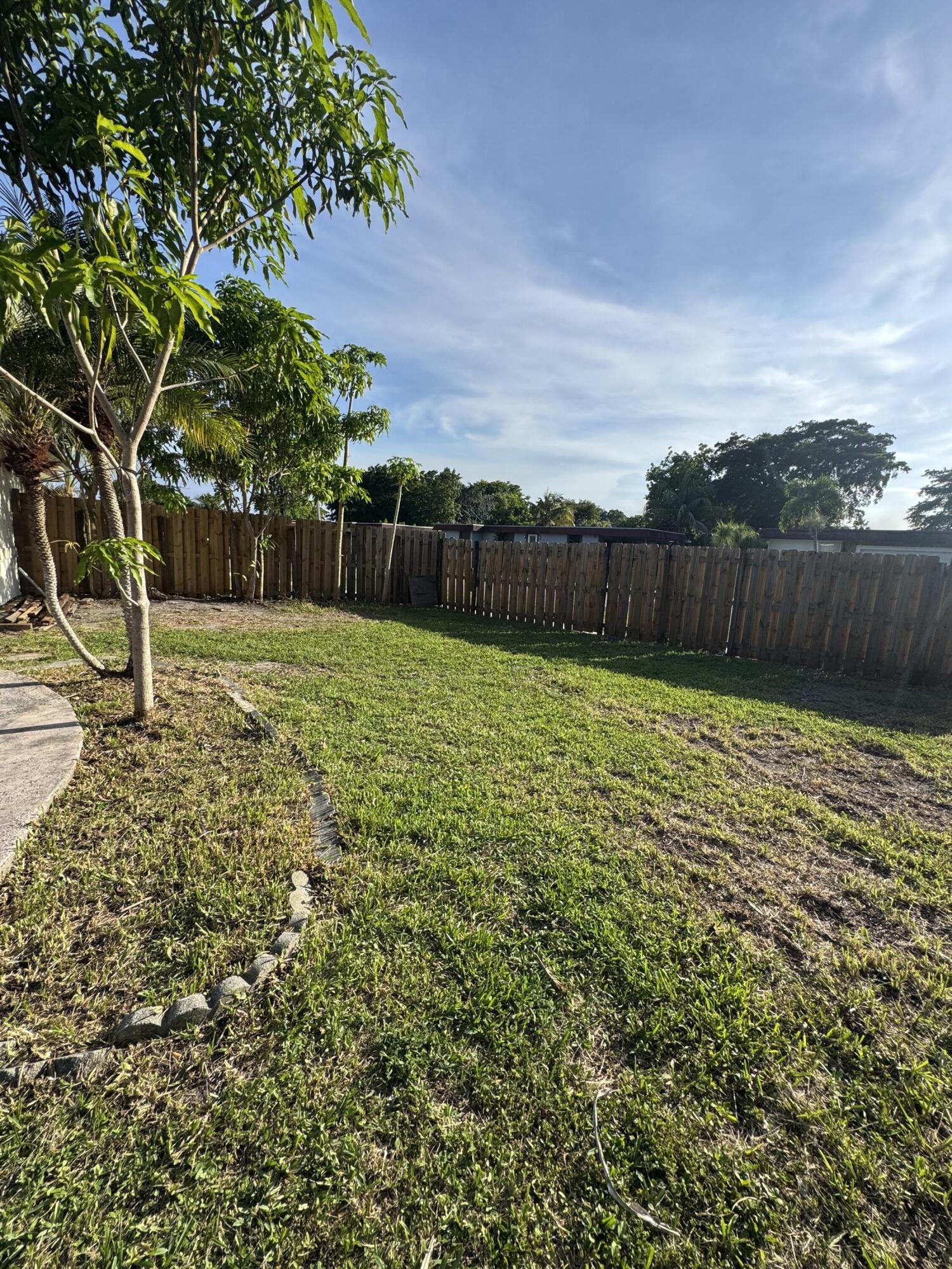 7816 NW 70th Terrace