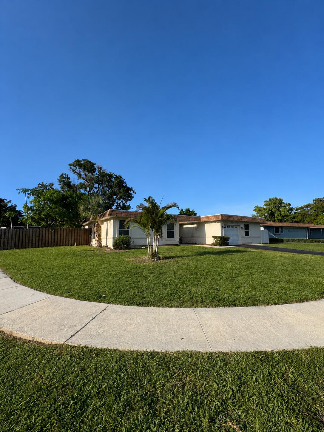 7816 NW 70th Terrace
