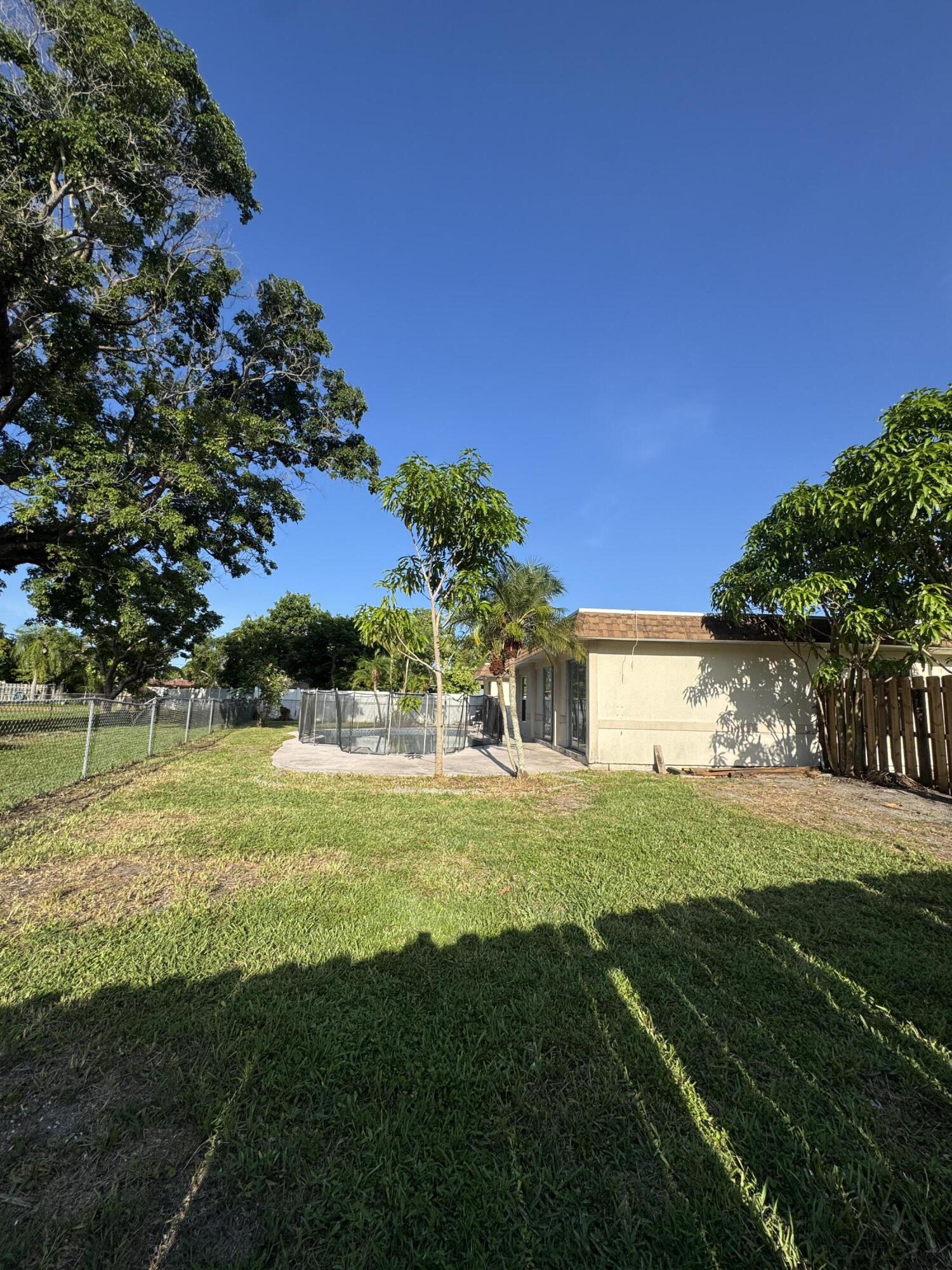 7816 NW 70th Terrace