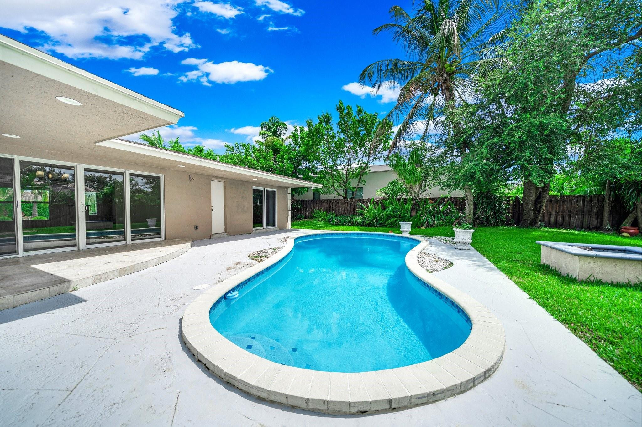 4021 Bayview Drive