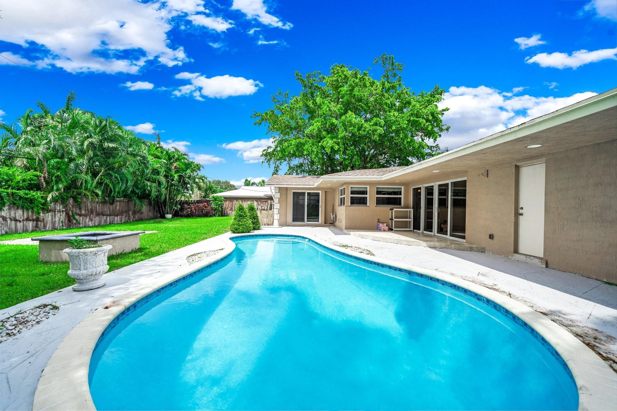 4021 Bayview Drive