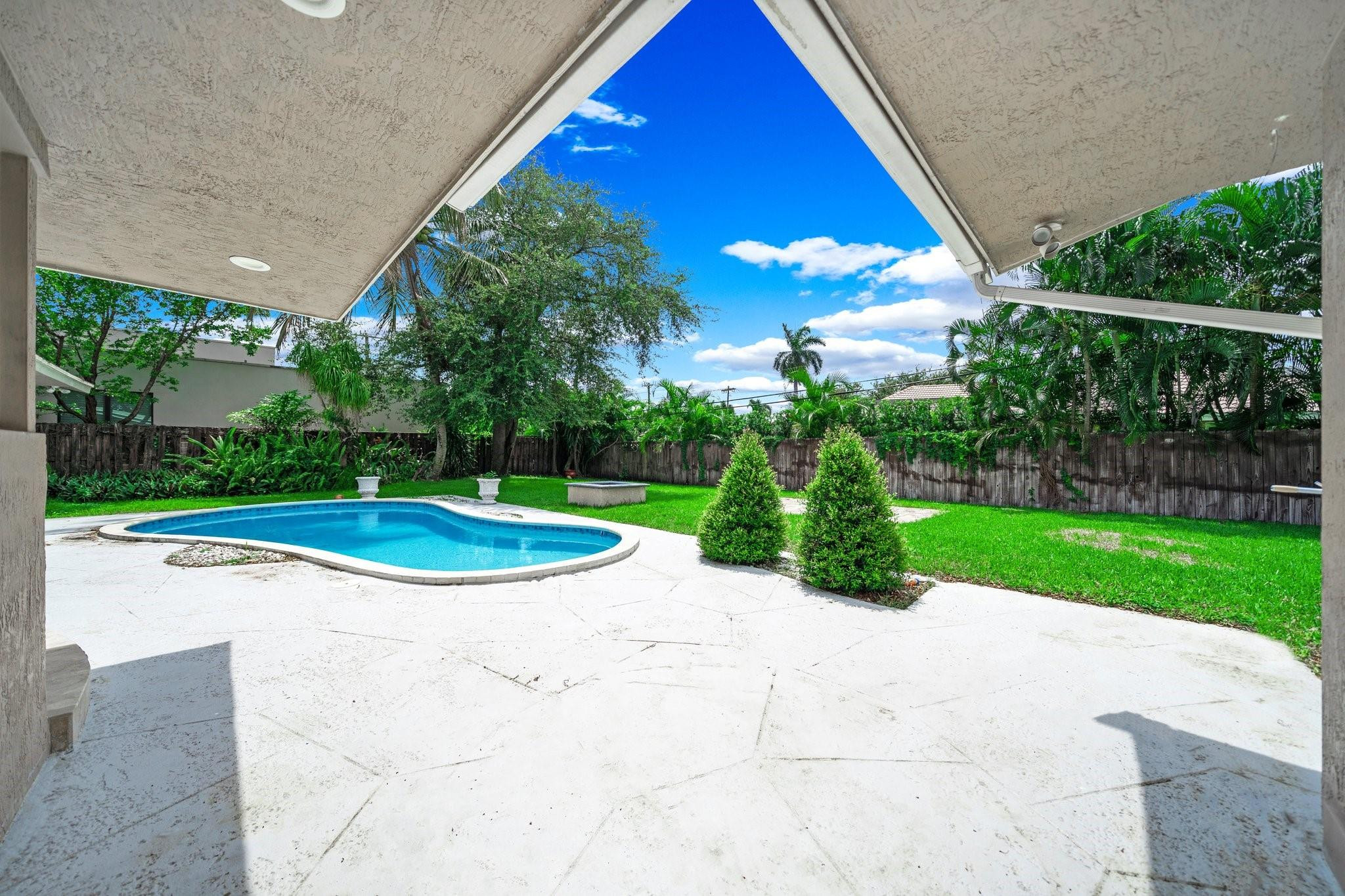 4021 Bayview Drive