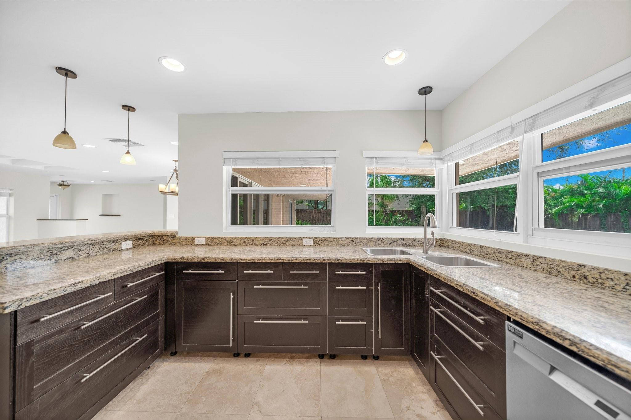 4021 Bayview Drive