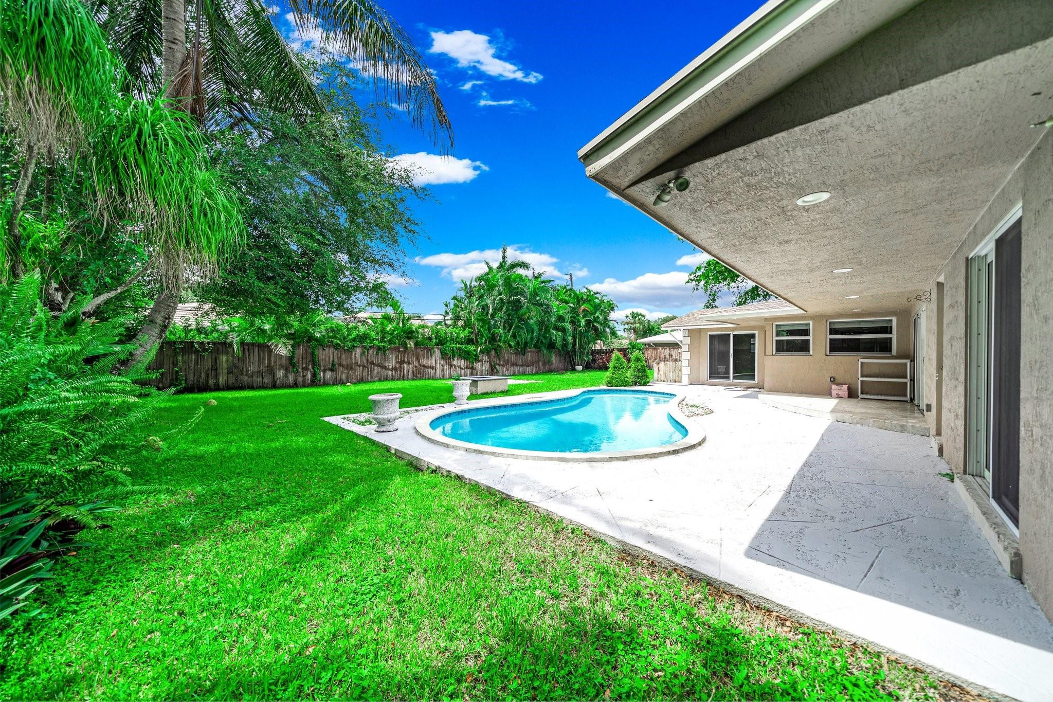 4021 Bayview Drive