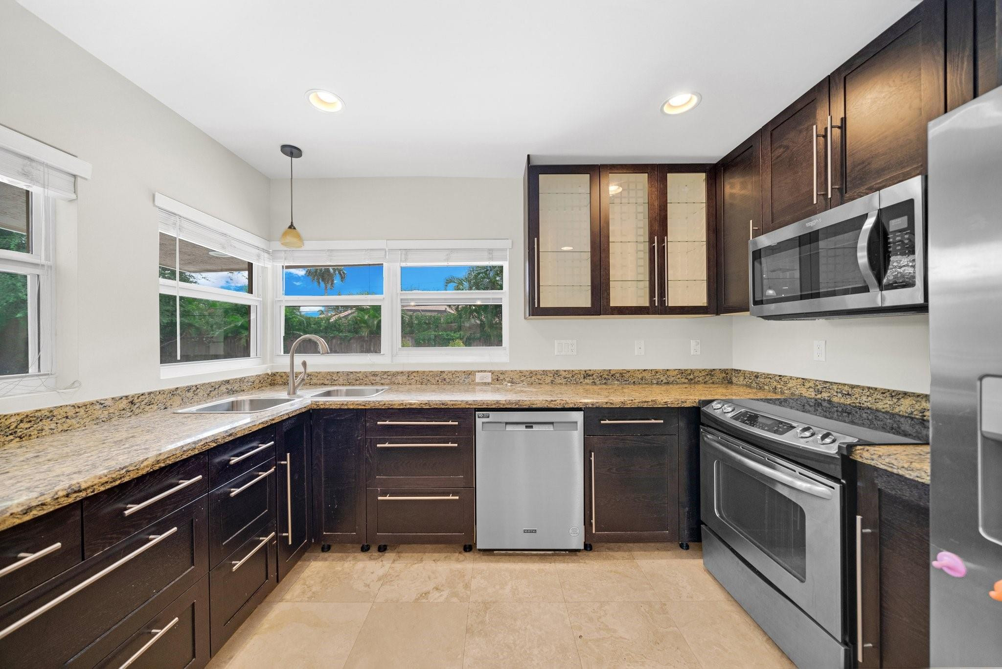 4021 Bayview Drive