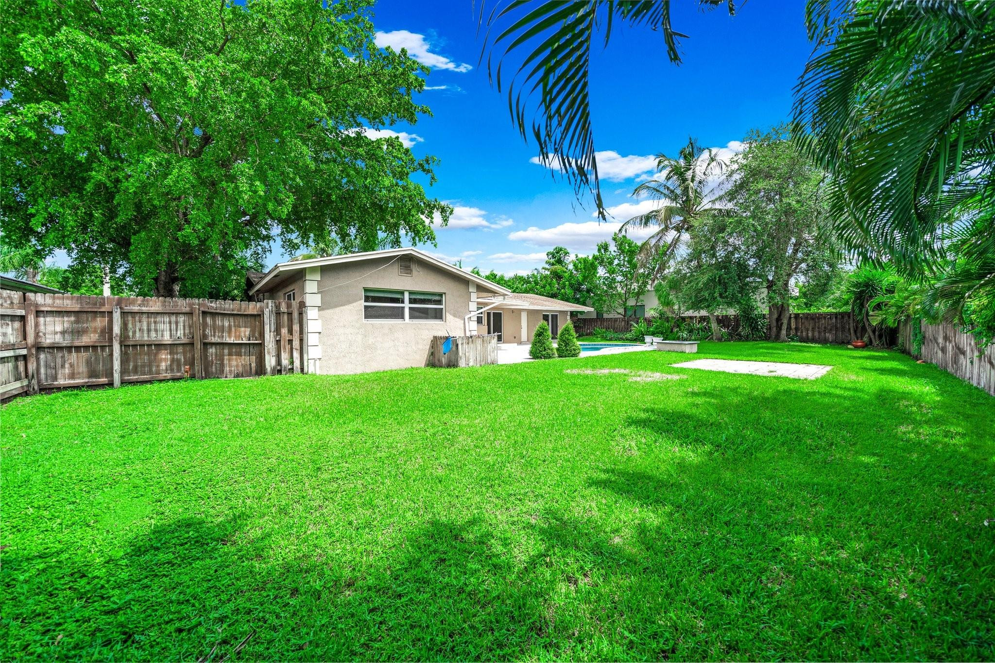 4021 Bayview Drive
