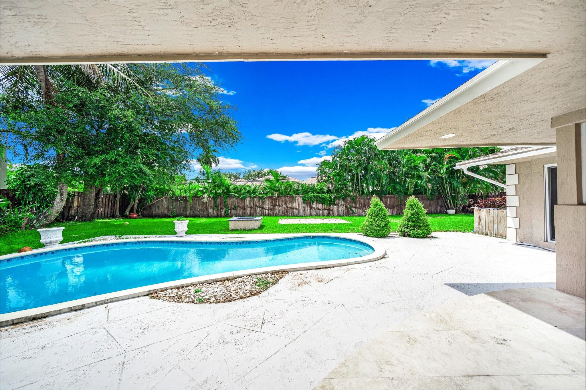 4021 Bayview Drive