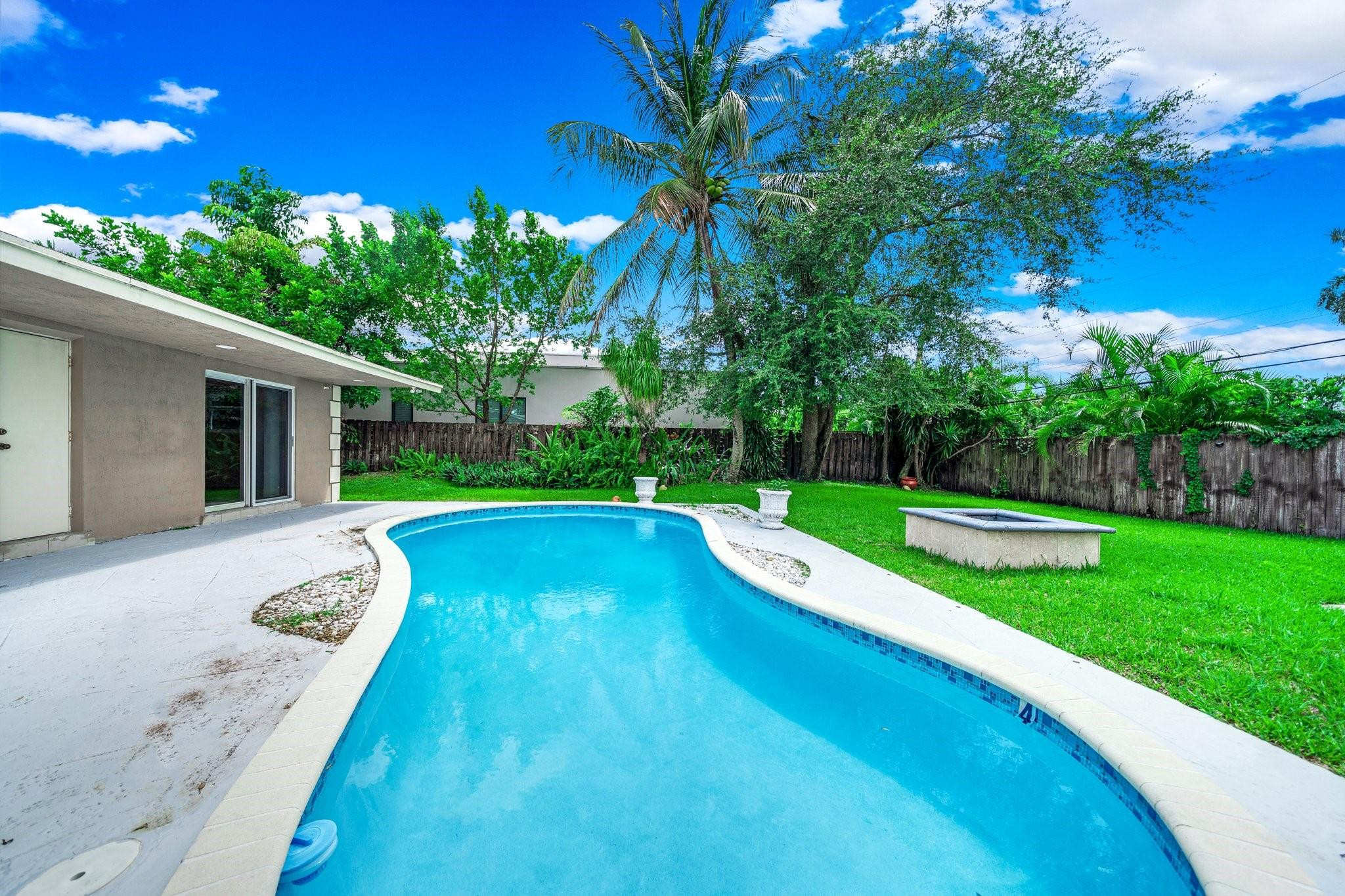 4021 Bayview Drive