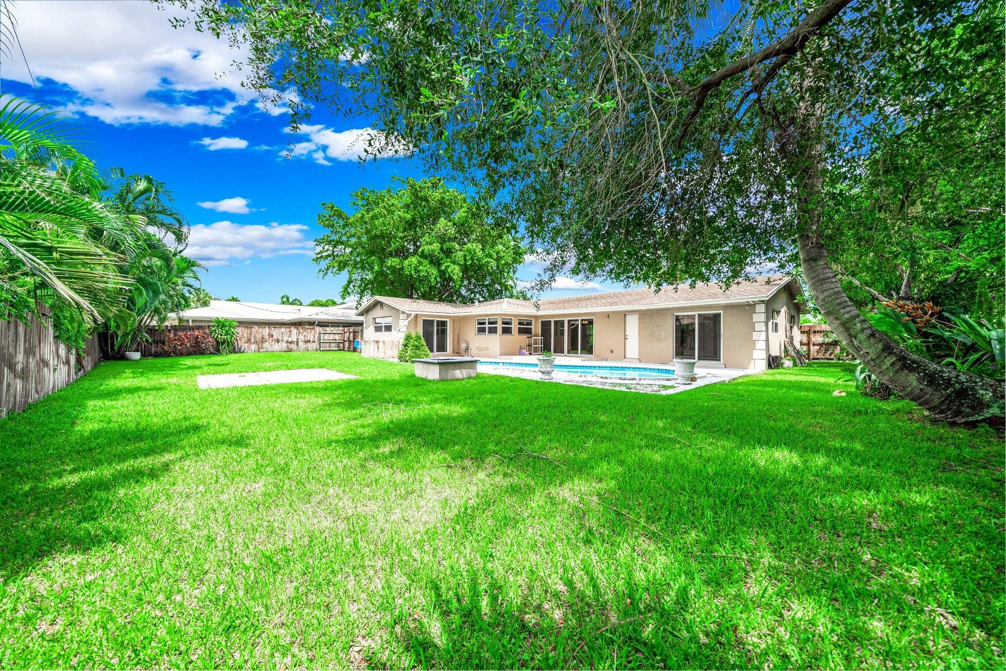 4021 Bayview Drive