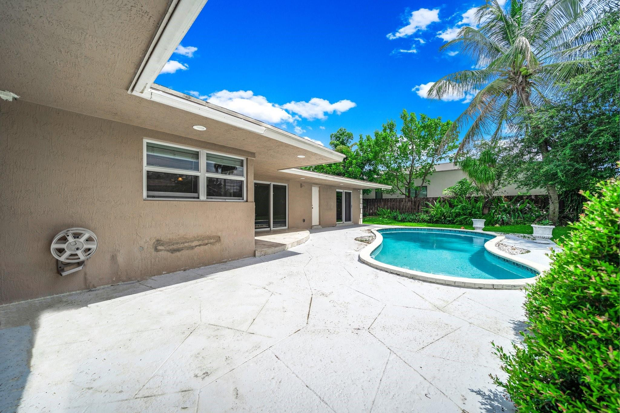 4021 Bayview Drive