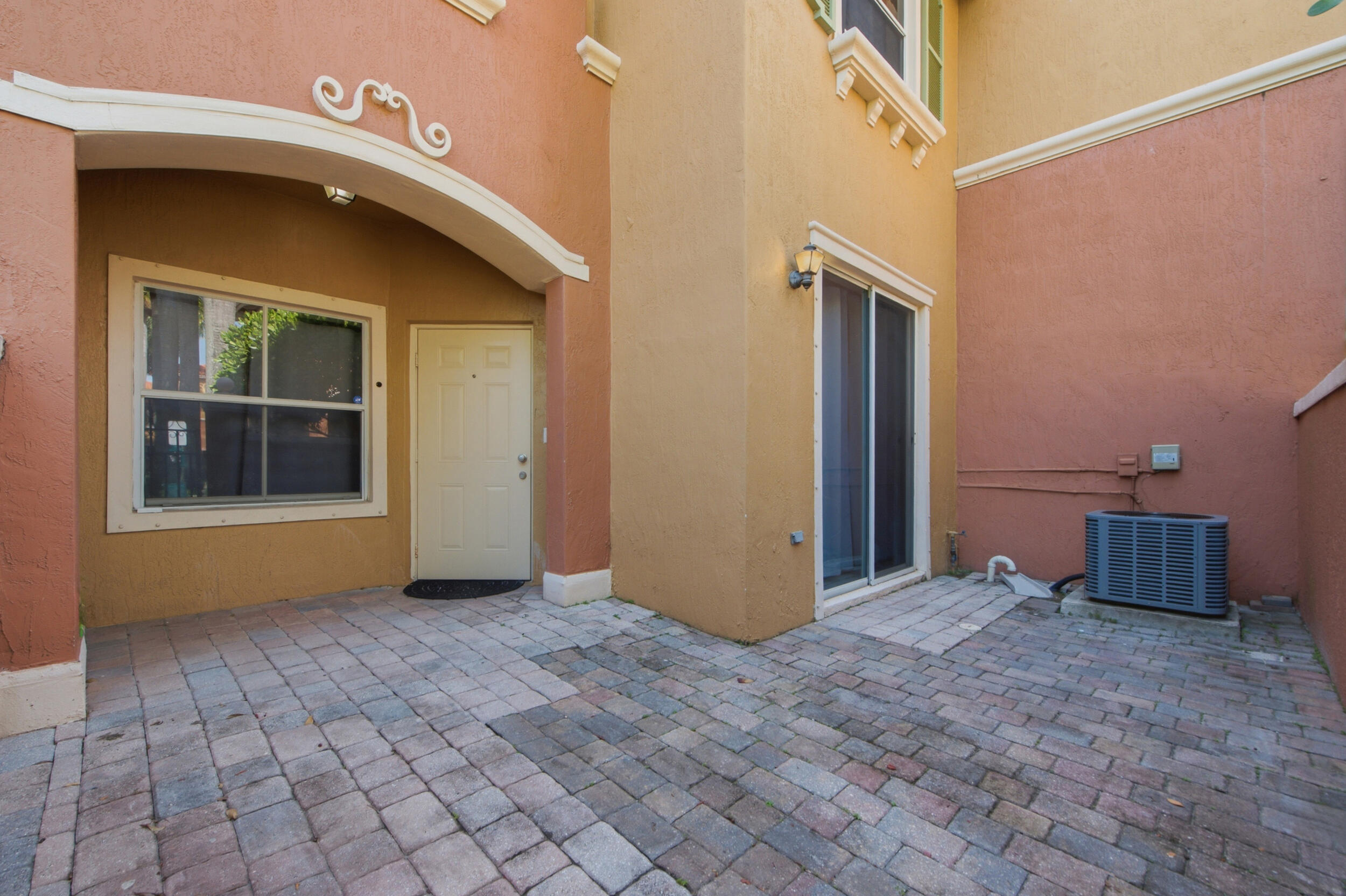732 SW 106th Avenue 2011