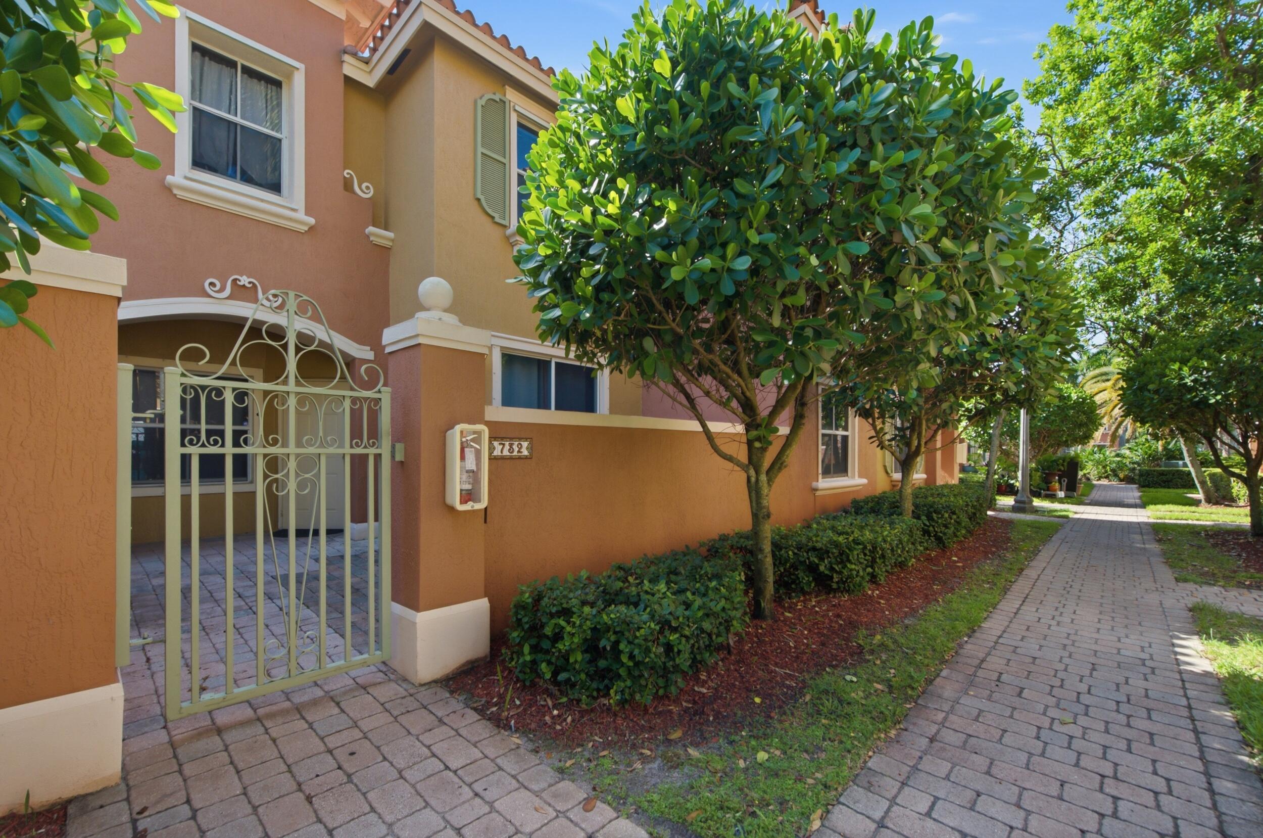732 SW 106th Avenue 2011