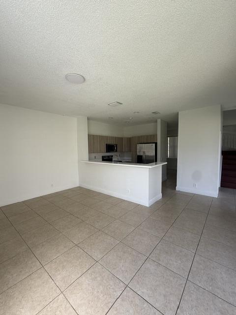 686 Lone Pine Lane