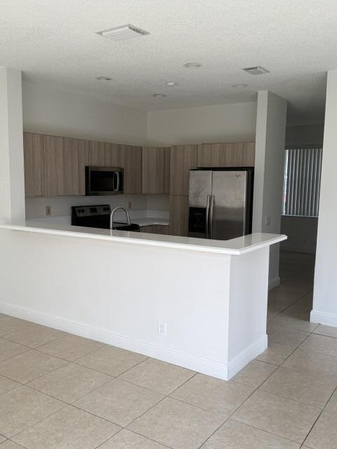 686 Lone Pine Lane