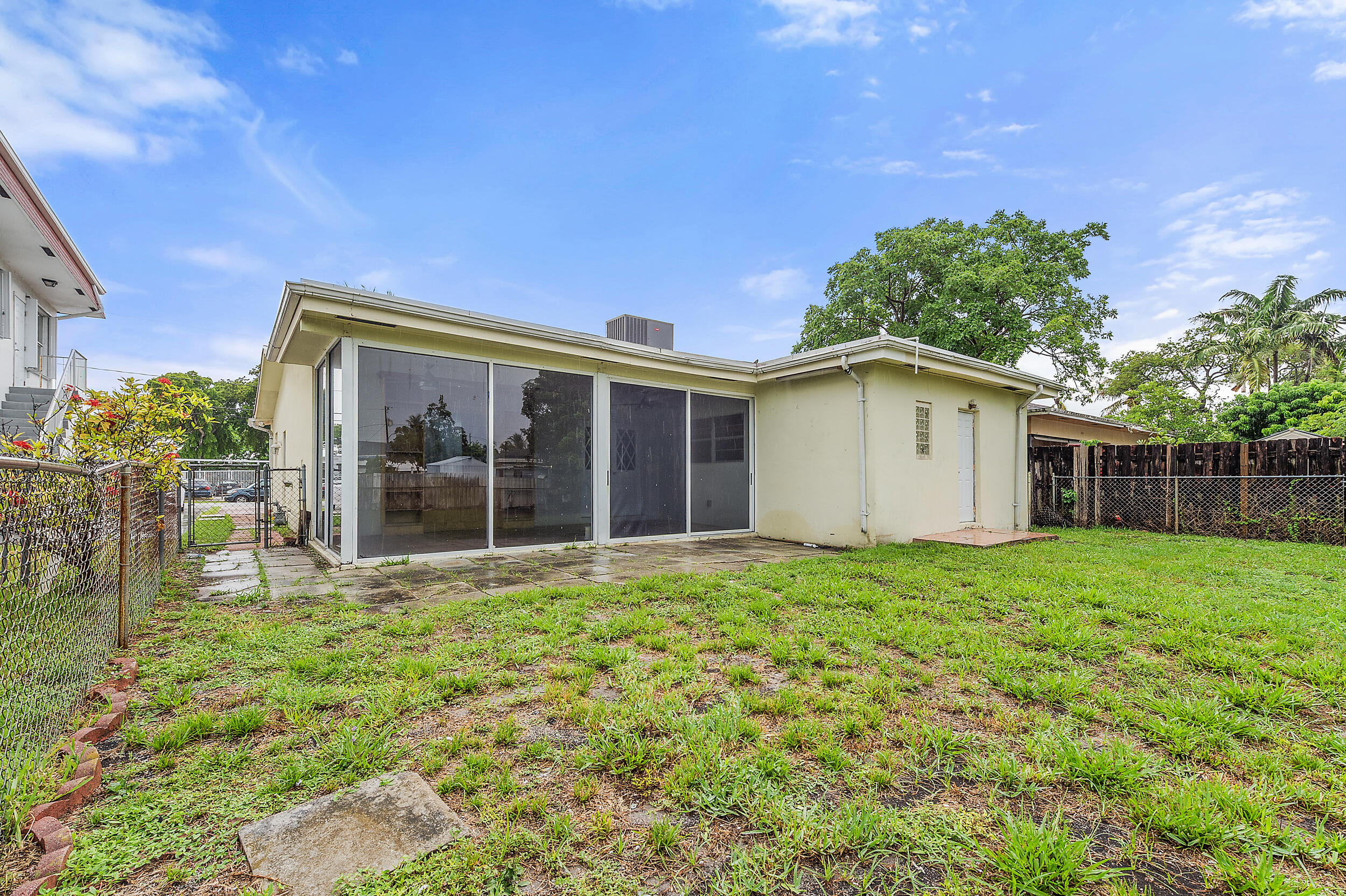 117 SW 4th Avenue