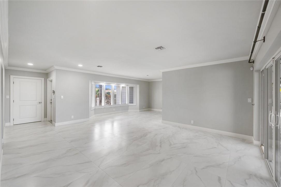 5811 Bayview Dr