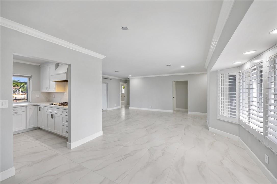 5811 Bayview Dr