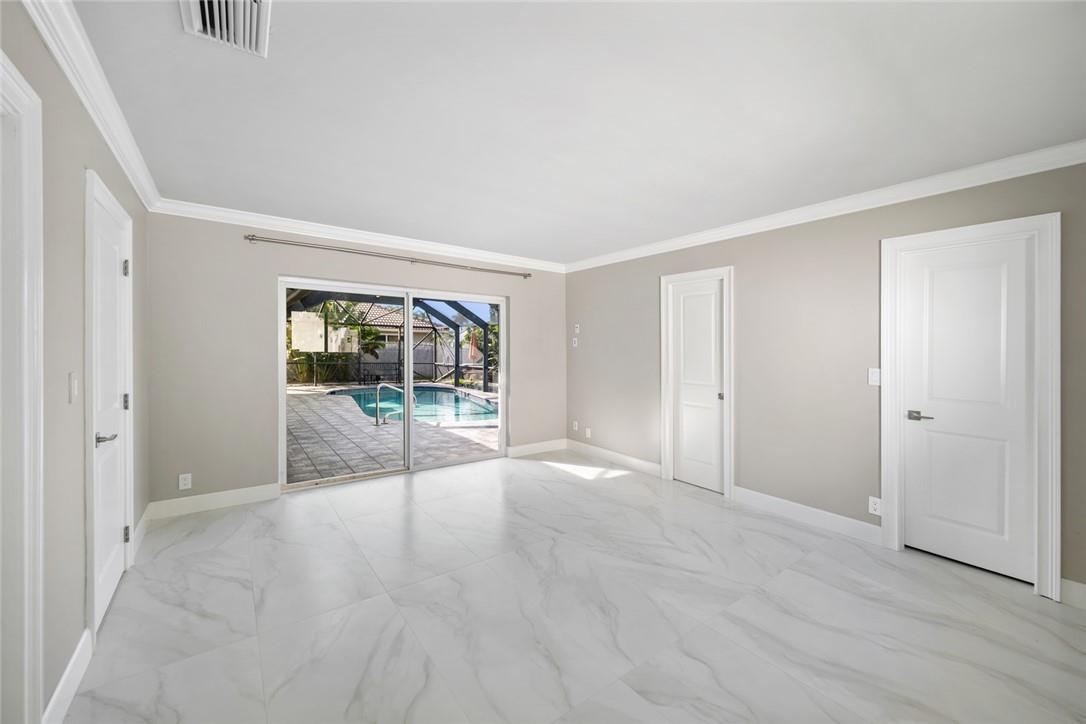 5811 Bayview Dr