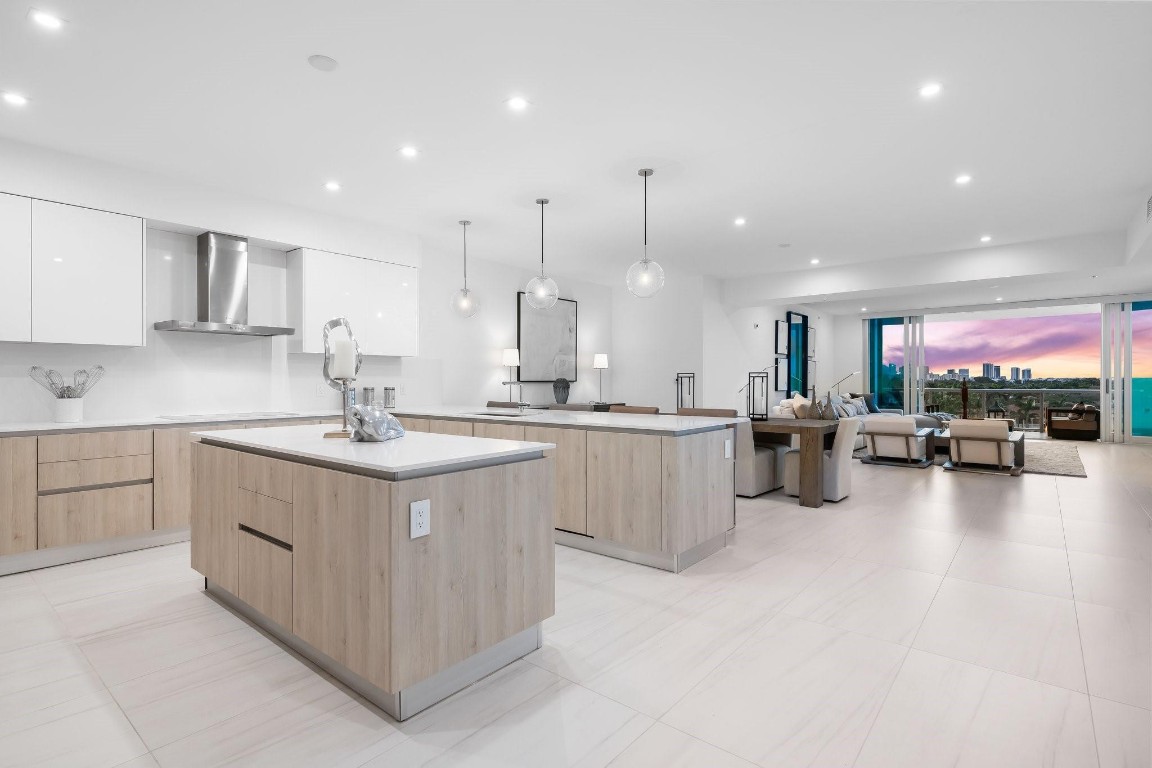 321 N Birch Rd Unit: 602