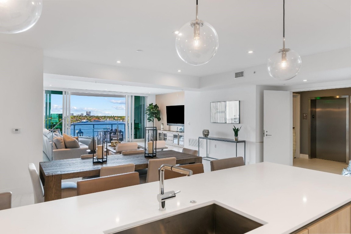 321 N Birch Rd Unit: 602