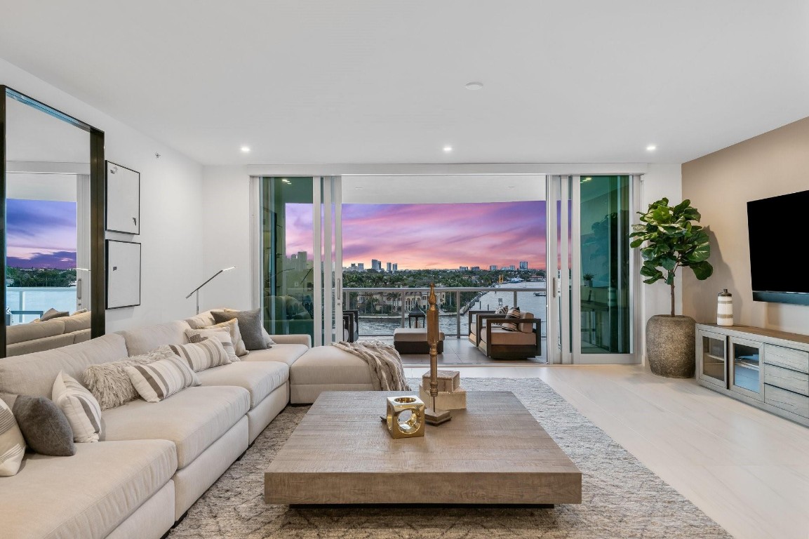 321 N Birch Rd Unit: 602