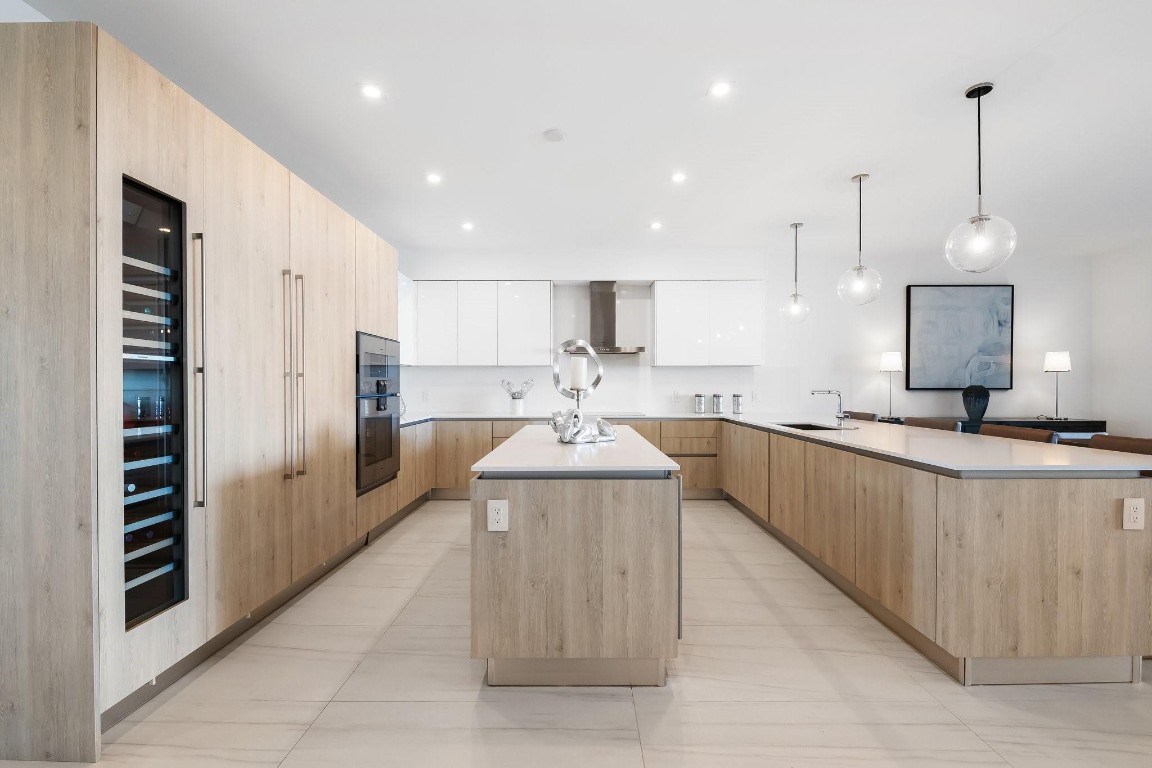 321 N Birch Rd Unit: 602