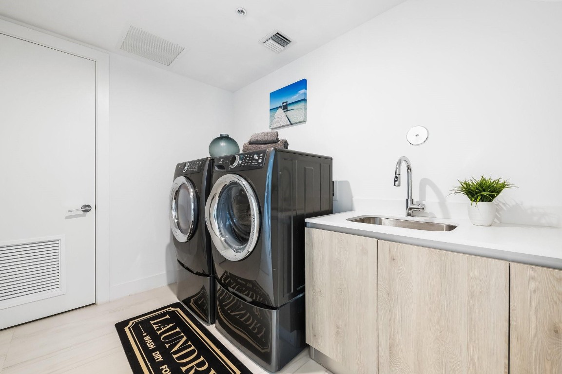 321 N Birch Rd Unit: 602