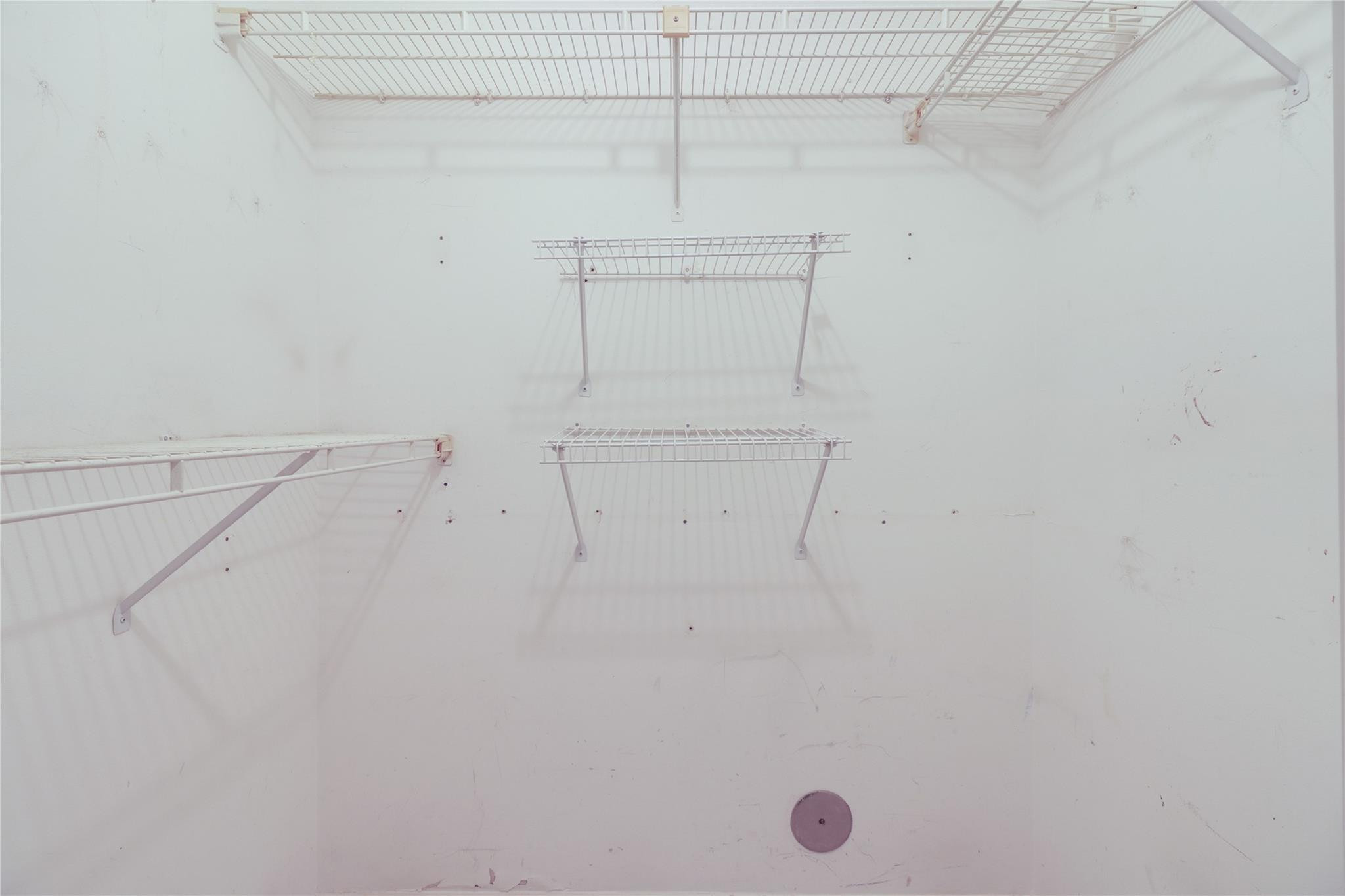 5541 Lakeside Unit: 103