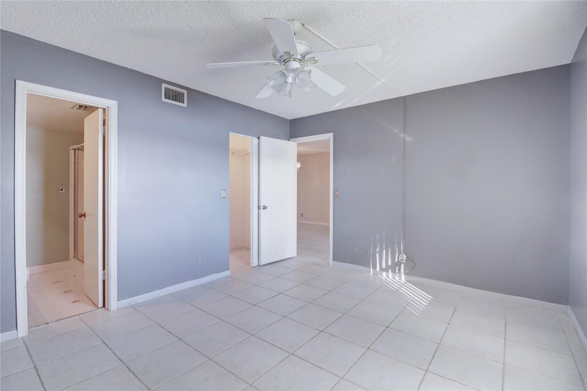 5541 Lakeside Unit: 103