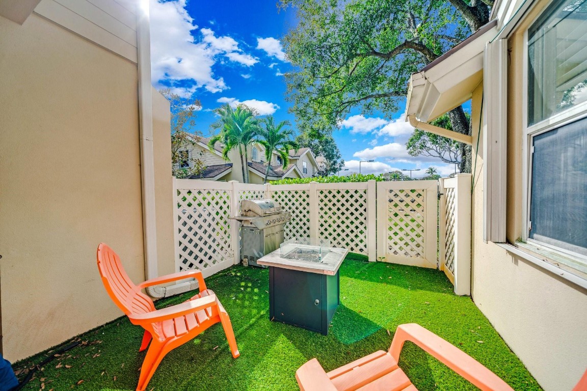 8109 Oakton Ct Unit: 9D