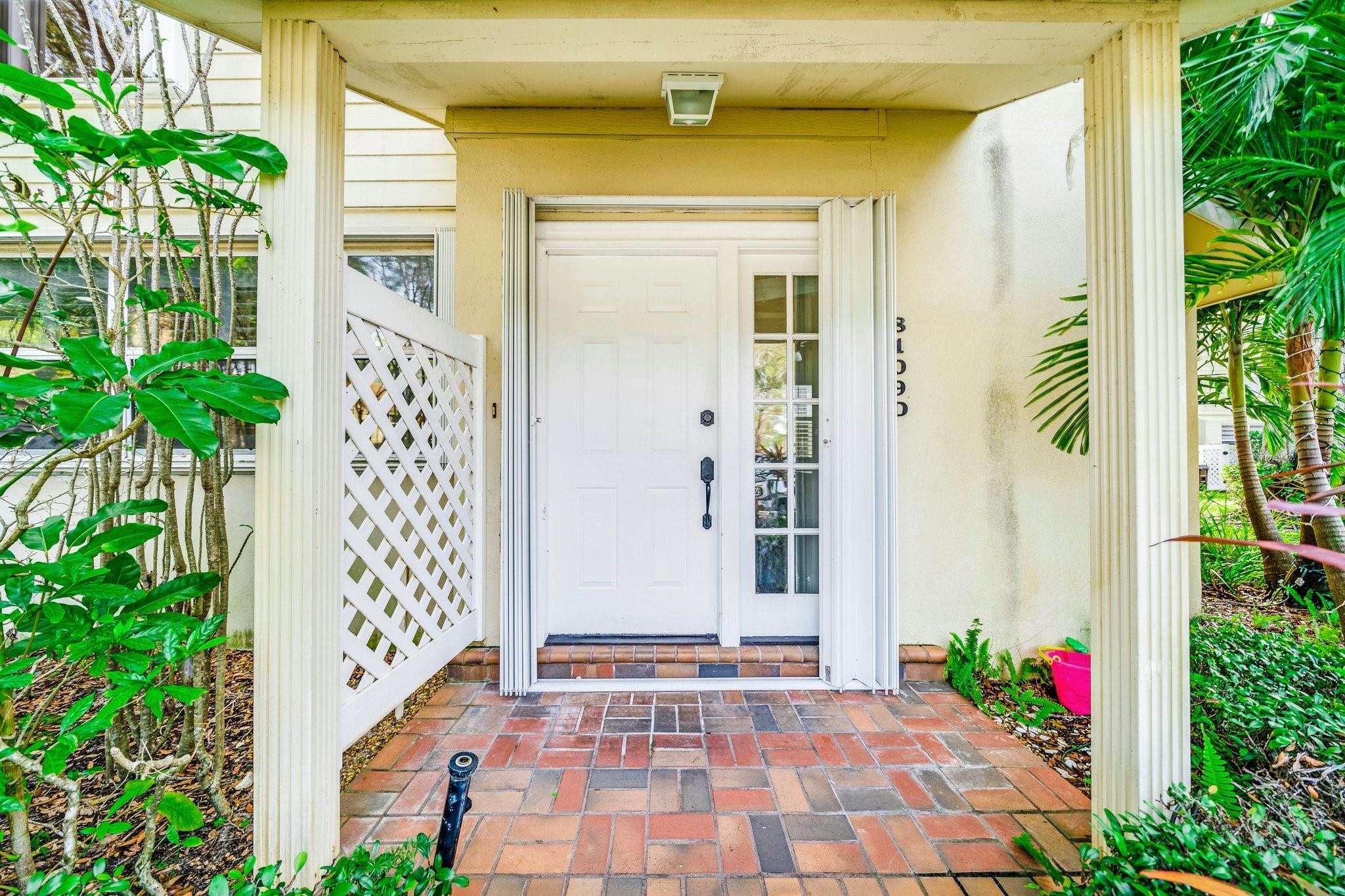 8109 Oakton Ct Unit: 9D