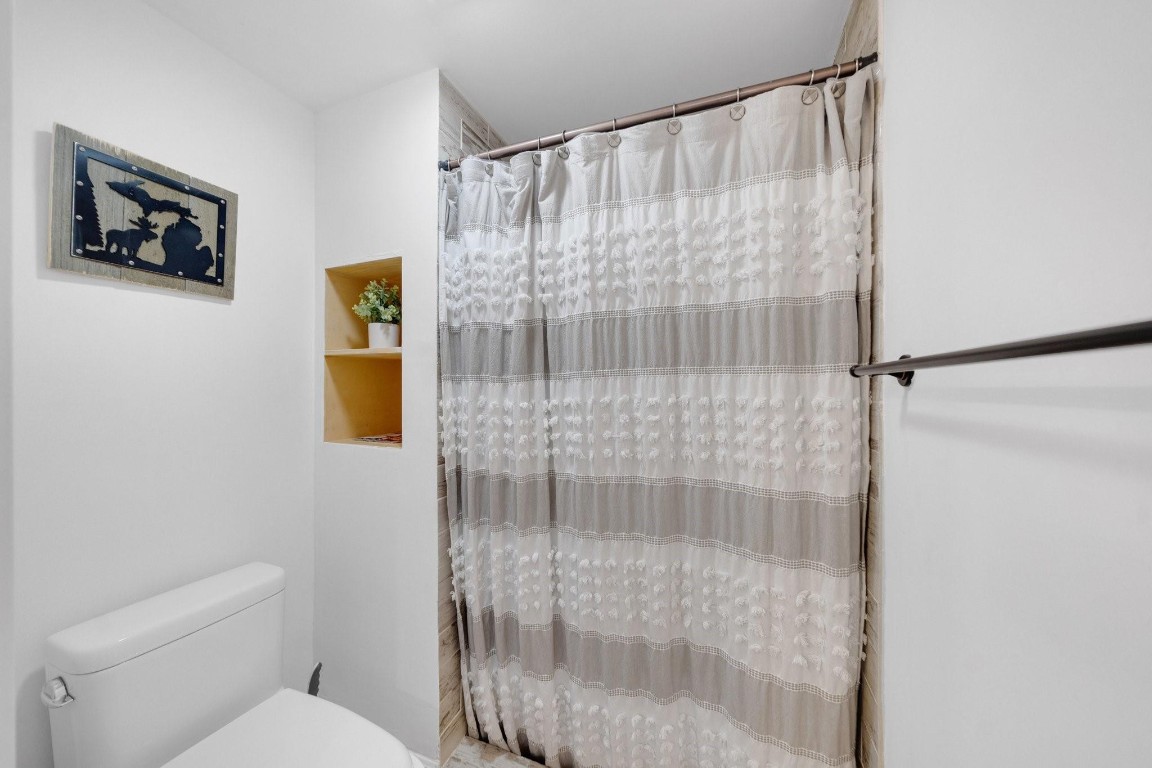 8109 Oakton Ct Unit: 9D