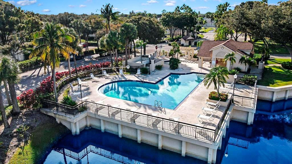 8109 Oakton Ct Unit: 9D