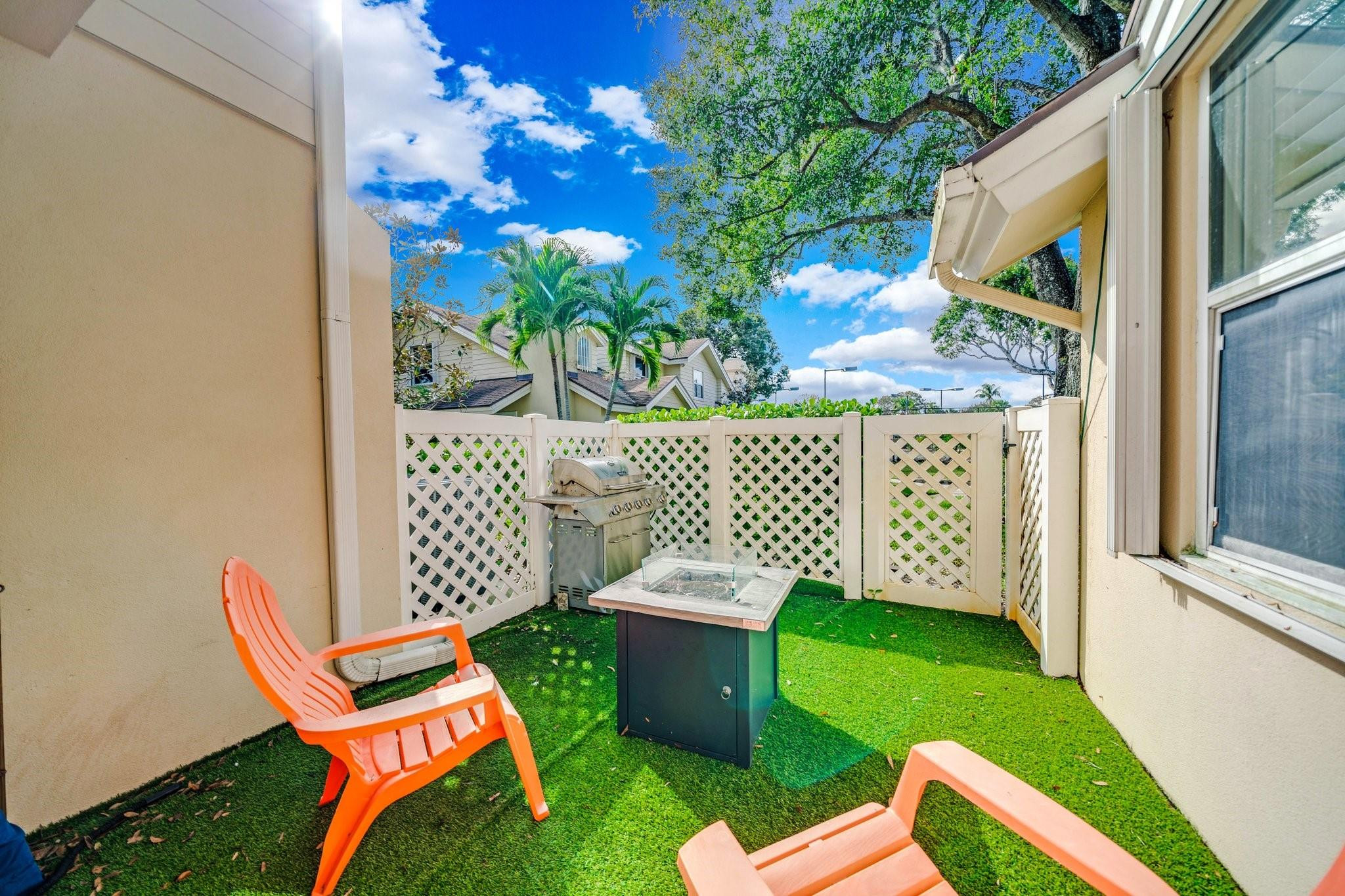 8109 Oakton Ct Unit: 9D