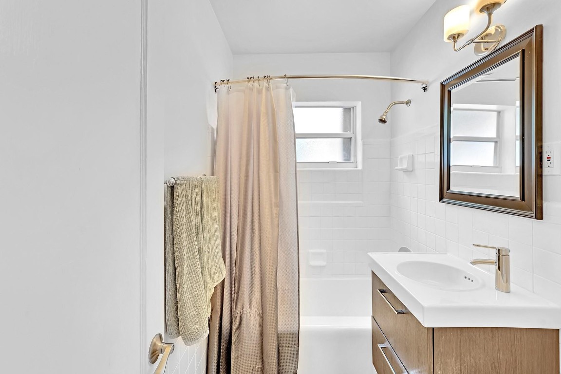 1501 N Victoria Park Rd