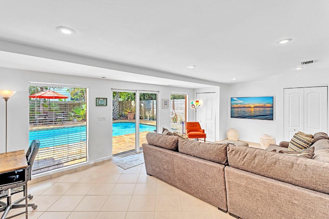 1501 N Victoria Park Rd