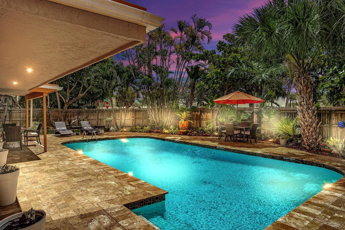 1501 N Victoria Park Rd