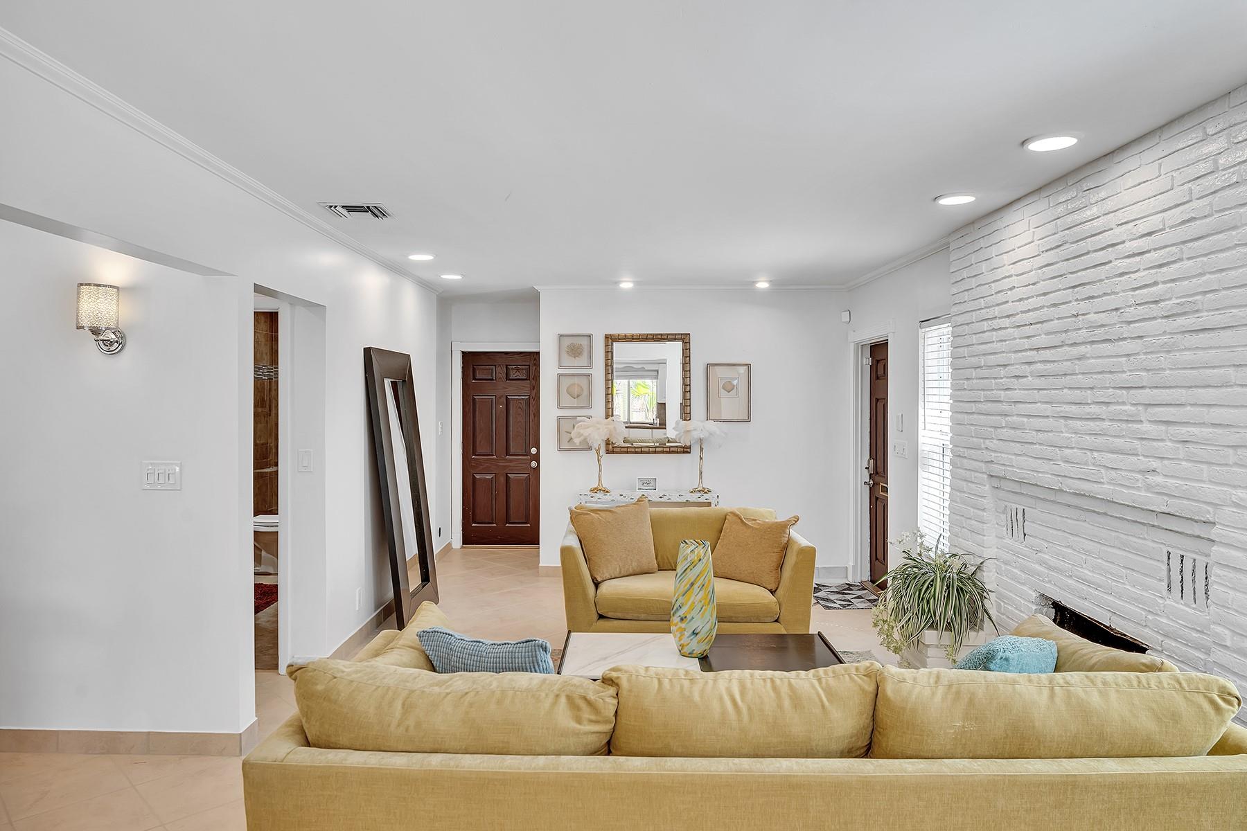 1501 N Victoria Park Rd