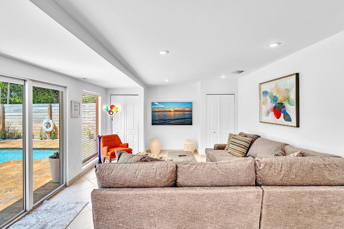 1501 N Victoria Park Rd