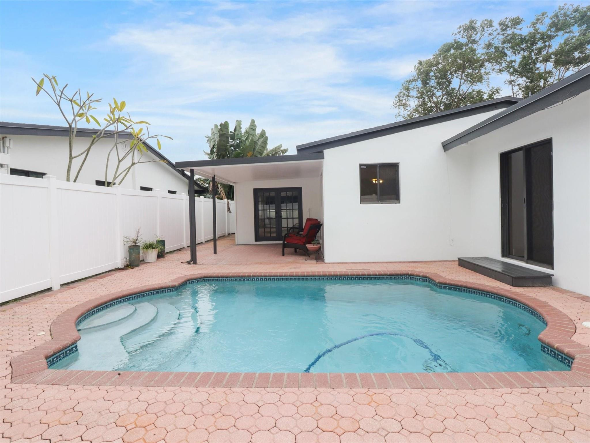 509 NW 25th St