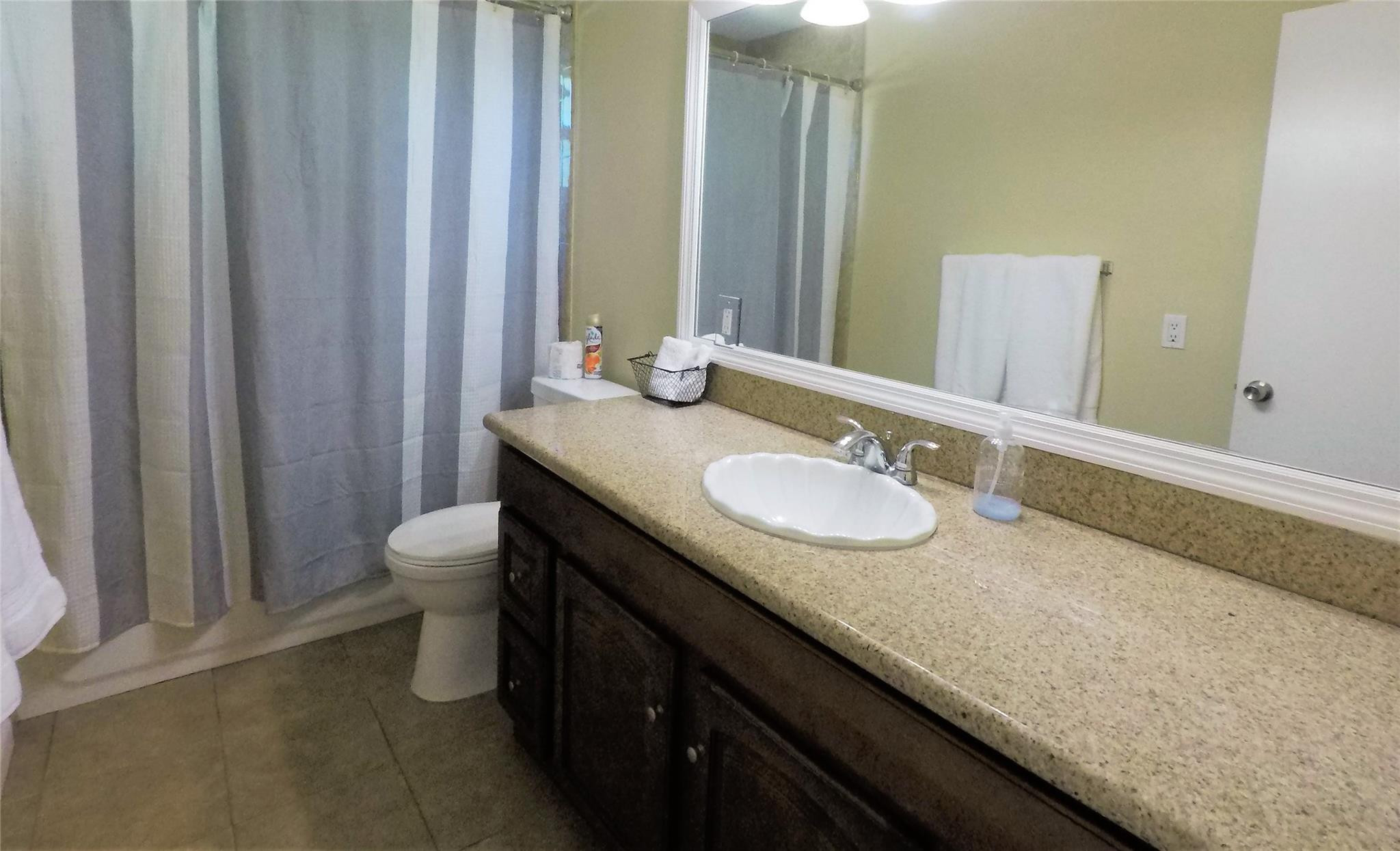3820 NE 12th TER